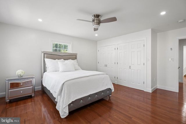 6634 HARRIETT ST, Falls Church, VA 22042