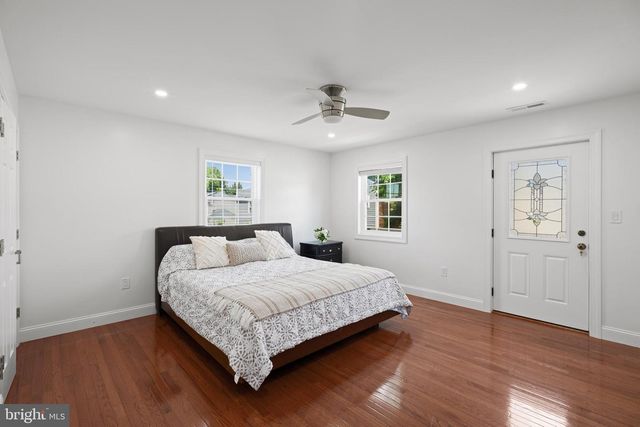 6634 HARRIETT ST, Falls Church, VA 22042