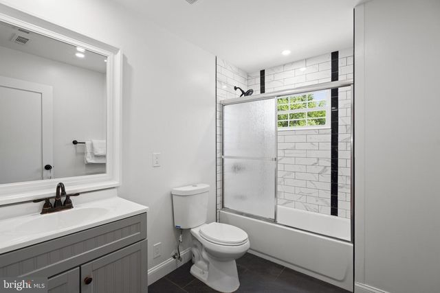 6634 HARRIETT ST, Falls Church, VA 22042