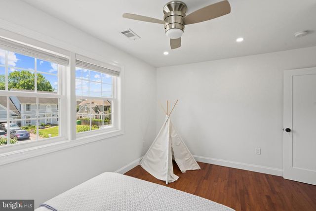 6634 HARRIETT ST, Falls Church, VA 22042