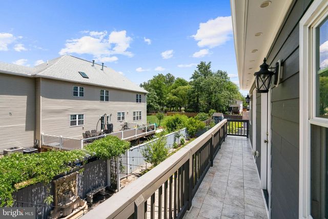 6634 HARRIETT ST, Falls Church, VA 22042