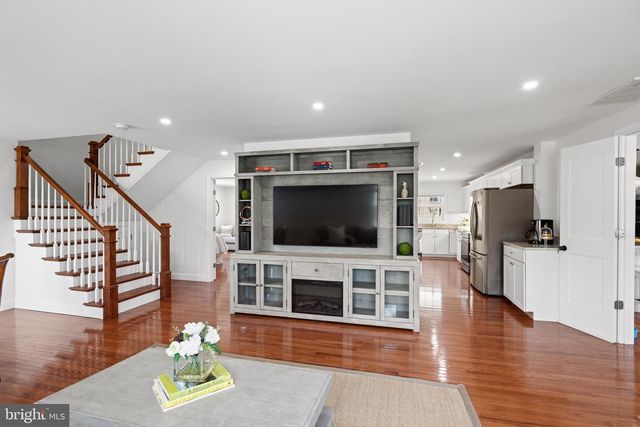 6634 HARRIETT ST, Falls Church, VA 22042