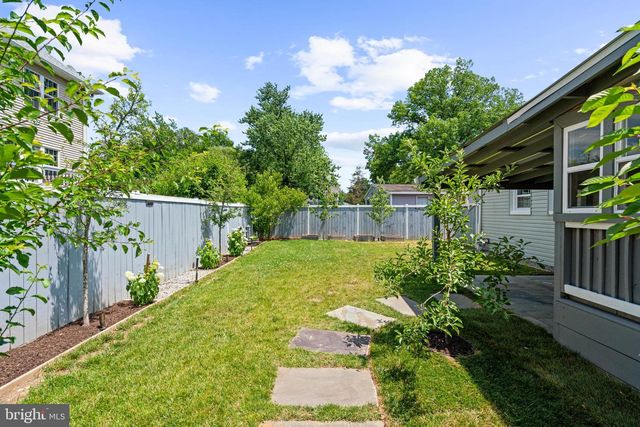 6634 HARRIETT ST, Falls Church, VA 22042
