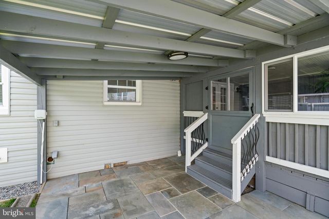 6634 HARRIETT ST, Falls Church, VA 22042