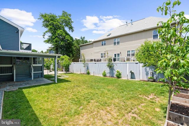 6634 HARRIETT ST, Falls Church, VA 22042