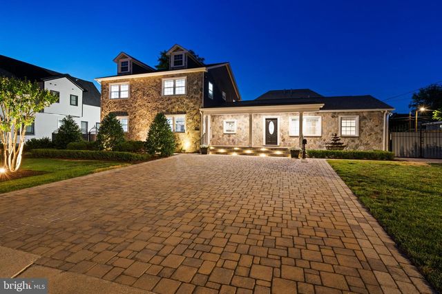 6634 HARRIETT ST, Falls Church, VA 22042
