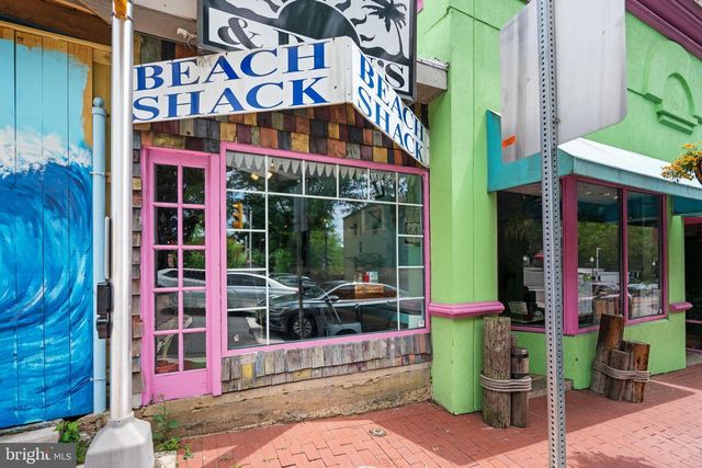 6634 HARRIETT ST, Falls Church, VA 22042
