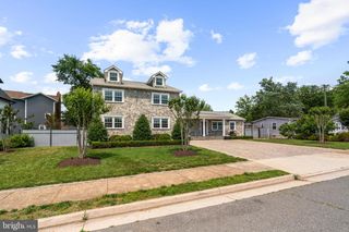 6634 HARRIETT ST, Falls Church, VA 22042