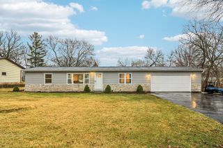 7413 Parkwood Drive, Wonder Lake, IL 60097