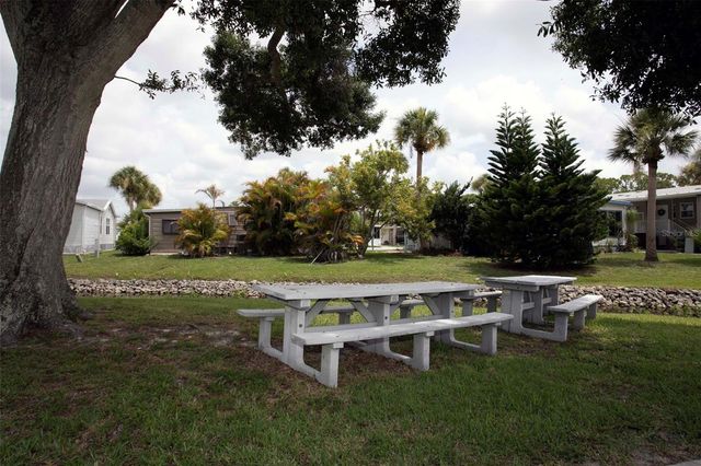 5690 FORSYTHIA ROAD, Venice, FL 34293