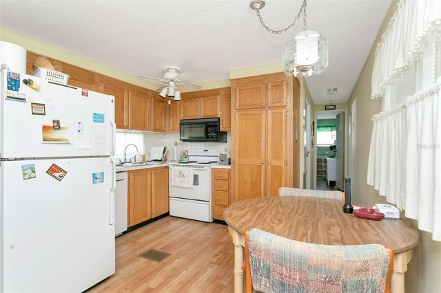 5690 FORSYTHIA ROAD, Venice, FL 34293