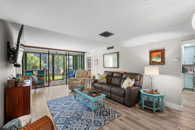 3412 NE Causeway Boulevard 102, Jensen Beach, FL 34957