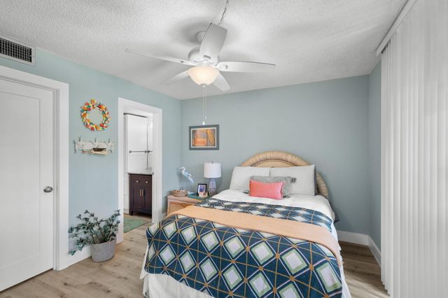 3412 NE Causeway Boulevard 102, Jensen Beach, FL 34957