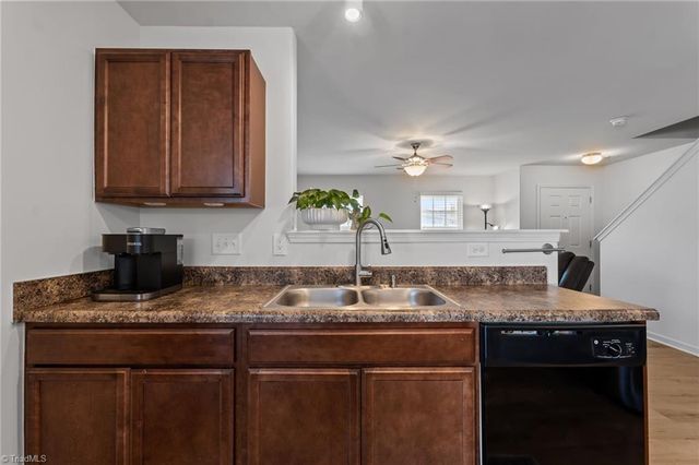 1751 Overcreek Circle, Winston-salem, NC 27127