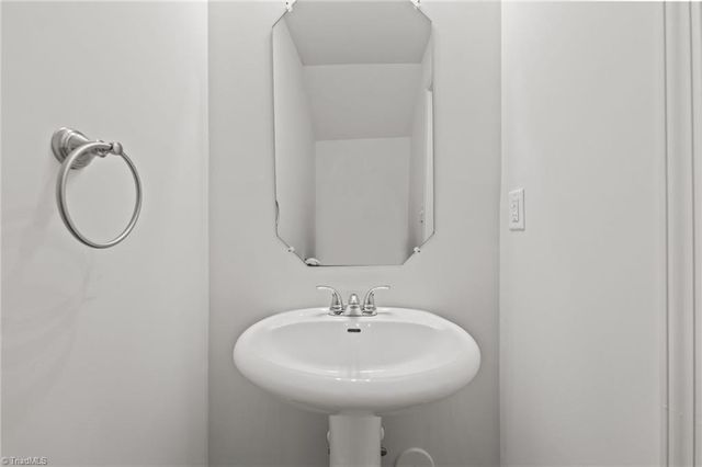 1751 Overcreek Circle, Winston-salem, NC 27127