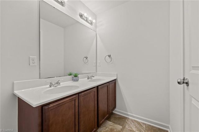 1751 Overcreek Circle, Winston-salem, NC 27127