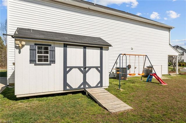 1751 Overcreek Circle, Winston-salem, NC 27127