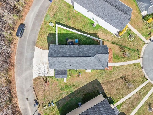 1751 Overcreek Circle, Winston-salem, NC 27127