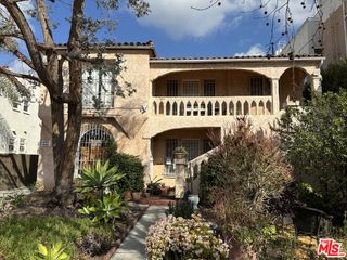 6069 1/2 Cashio Street, Los Angeles, CA 90035