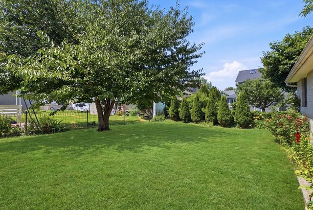 17 Rollinson Road, Worcester, MA 01606