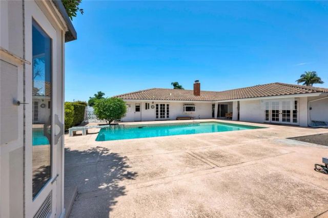 19002 Chadbourne Lane, North Tustin, CA 92705