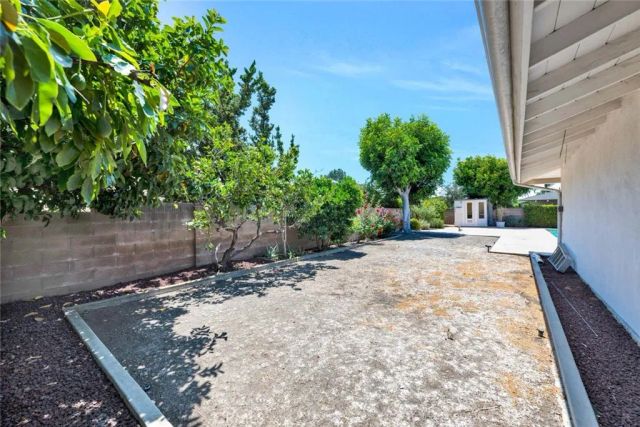 19002 Chadbourne Lane, North Tustin, CA 92705
