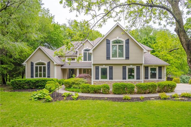 704 Folks Road, Lawrence, KS 66047