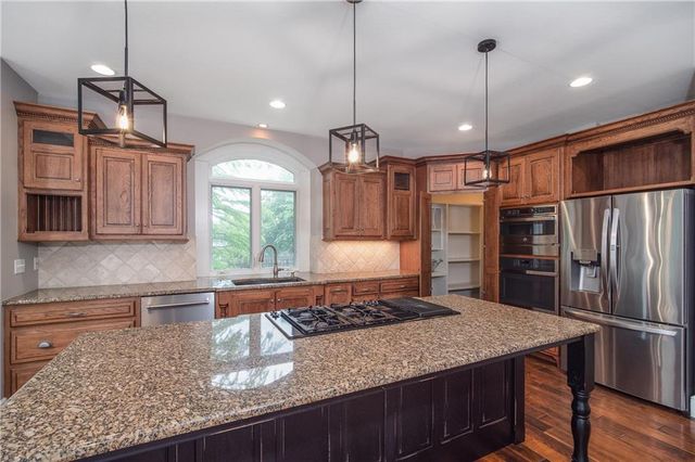704 Folks Road, Lawrence, KS 66047