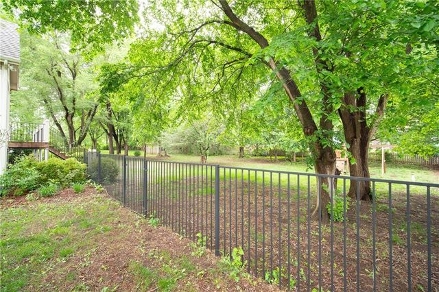 704 Folks Road, Lawrence, KS 66047