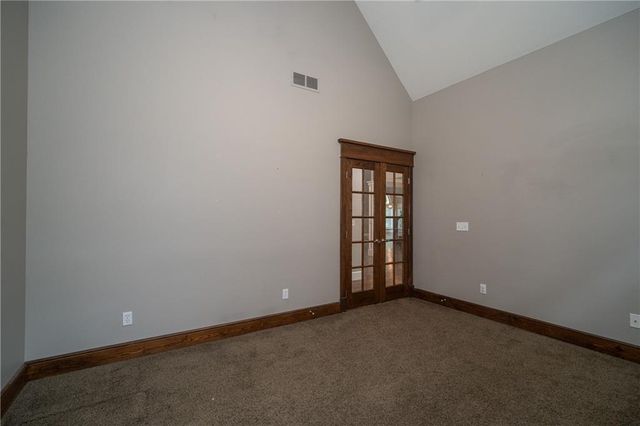 704 Folks Road, Lawrence, KS 66047