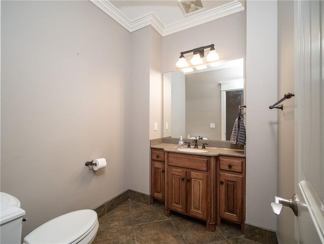 704 Folks Road, Lawrence, KS 66047