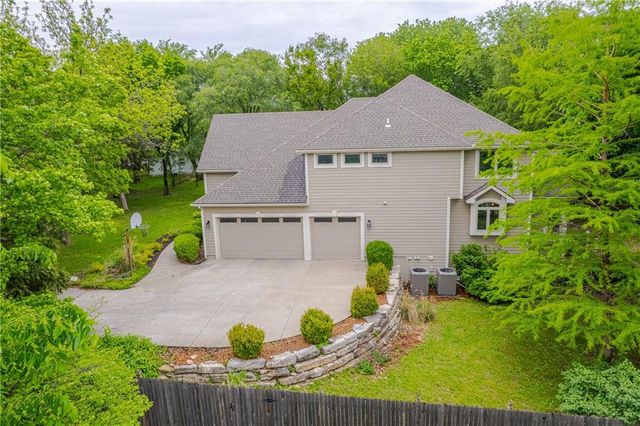 704 Folks Road, Lawrence, KS 66047