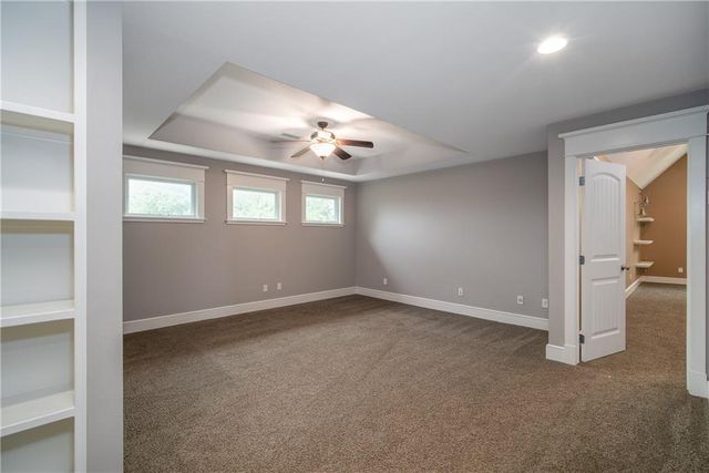 704 Folks Road, Lawrence, KS 66047