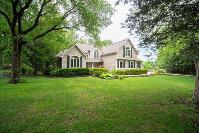 704 Folks Road, Lawrence, KS 66047