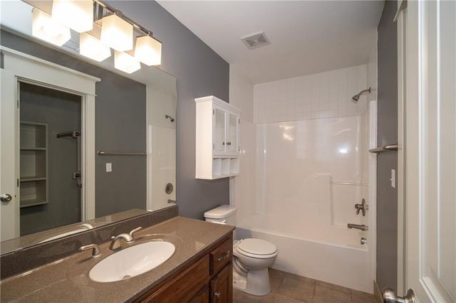 704 Folks Road, Lawrence, KS 66047