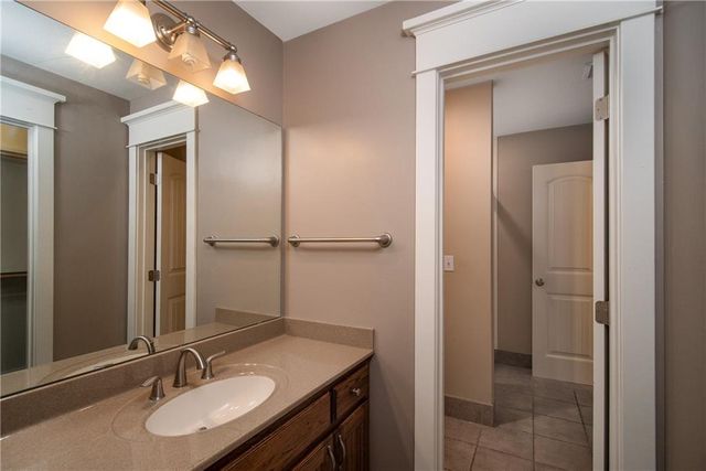 704 Folks Road, Lawrence, KS 66047