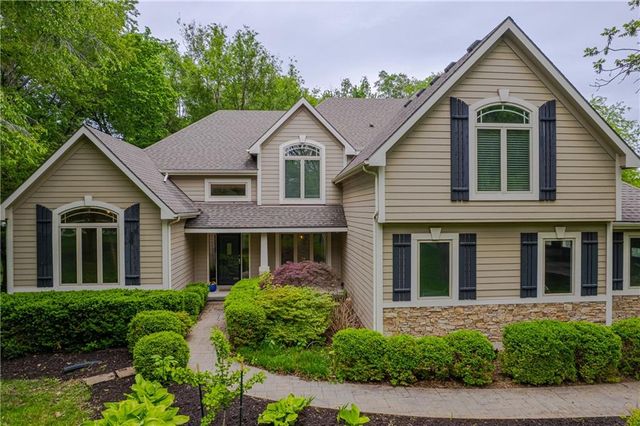 704 Folks Road, Lawrence, KS 66047