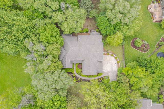 704 Folks Road, Lawrence, KS 66047