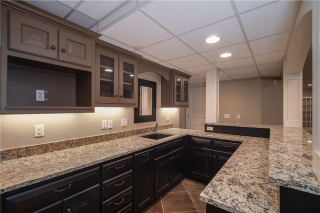 704 Folks Road, Lawrence, KS 66047