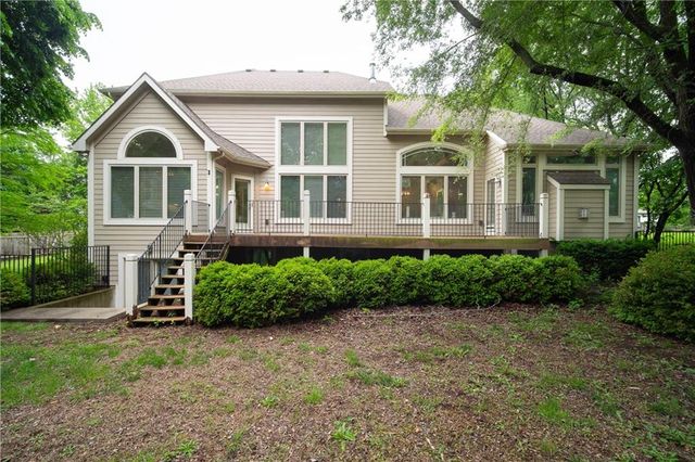 704 Folks Road, Lawrence, KS 66047