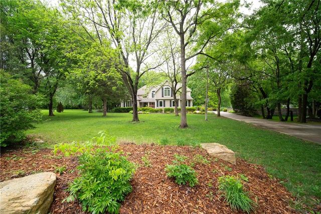 704 Folks Road, Lawrence, KS 66047