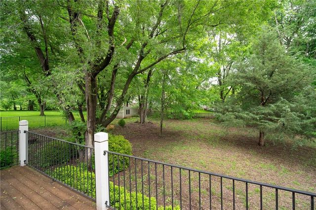 704 Folks Road, Lawrence, KS 66047