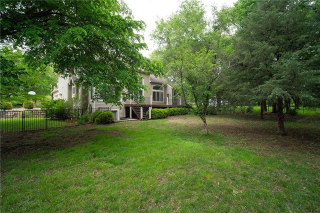 704 Folks Road, Lawrence, KS 66047