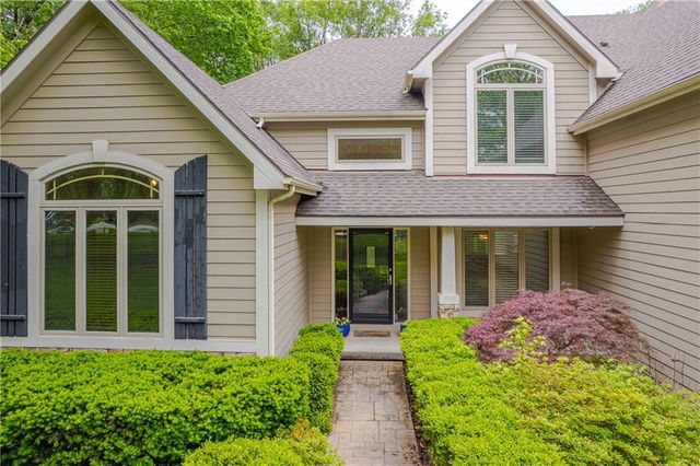 704 Folks Road, Lawrence, KS 66047