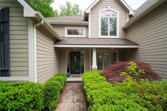 704 Folks Road, Lawrence, KS 66047
