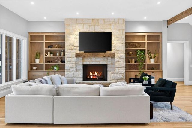 943 Kennesaw Due West Road, Kennesaw, GA 30152