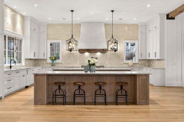 943 Kennesaw Due West Road, Kennesaw, GA 30152