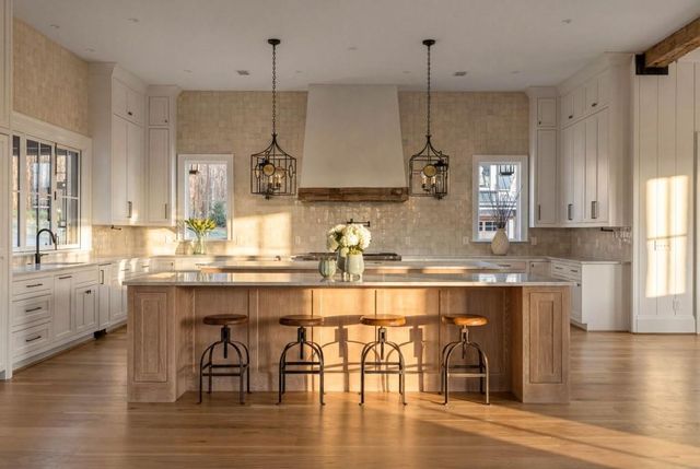 943 Kennesaw Due West Road, Kennesaw, GA 30152