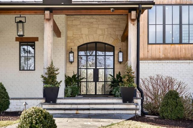 943 Kennesaw Due West Road, Kennesaw, GA 30152