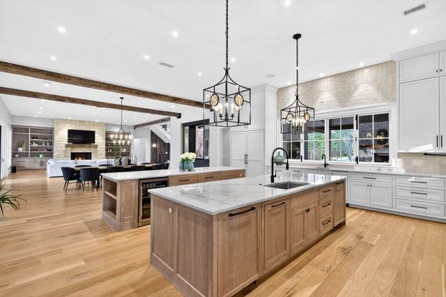 943 Kennesaw Due West Road, Kennesaw, GA 30152